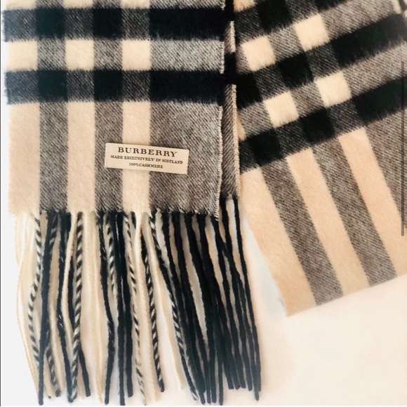 Burberry Cashmere Scarf Shawl Scotland Made! - Picture 4 of 6